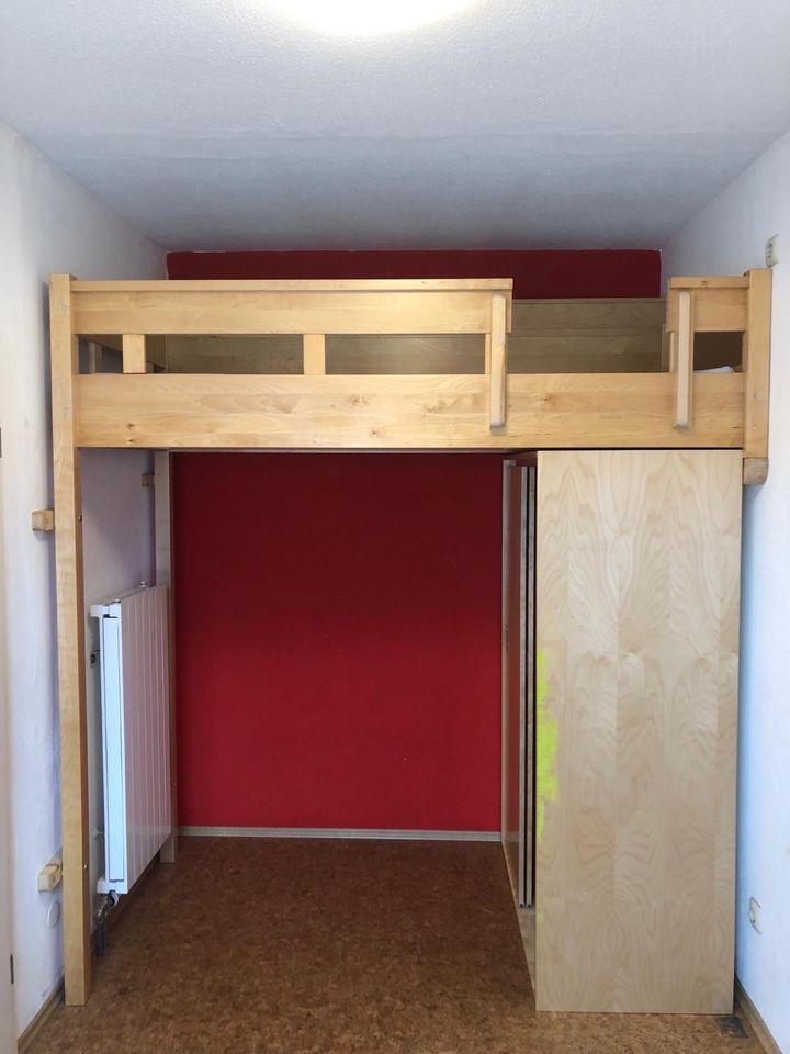 Hochbett mit Schrank Ahorn massiv/ Massivholz- Schreinerarbeit in Freising