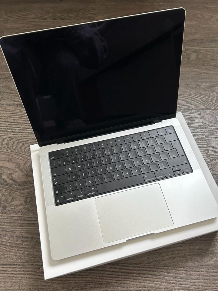 MacBook Pro 14“ M1 Silber in Berlin