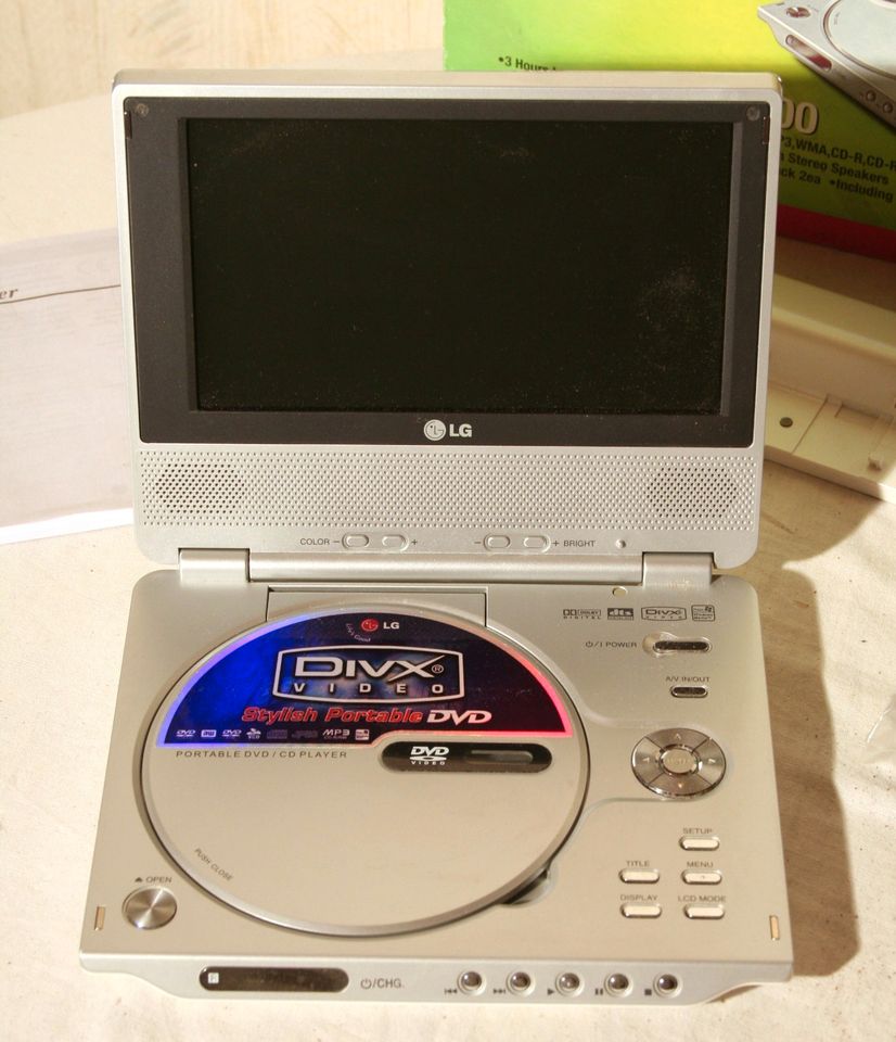 Mobiler DVD-Player / Betrachter LG DP-9800 in Hamburg