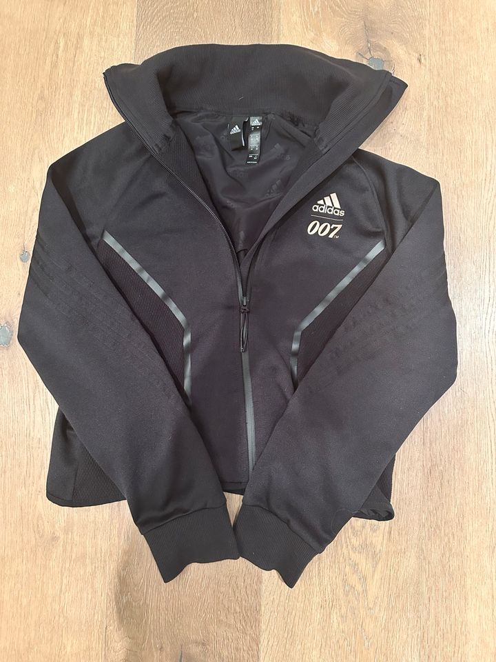 Neue Adidas Laufjacke/Sweatjacke in Kaarst