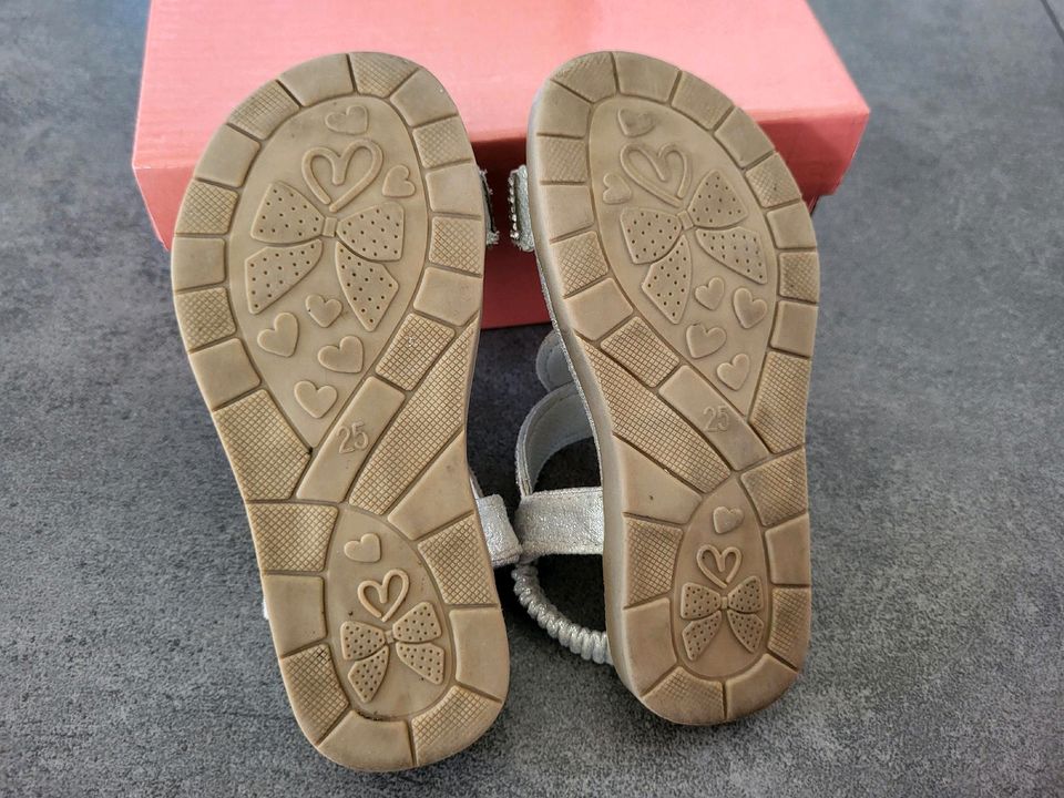 Schicke Mädchen Sandale Größe 25, Silber Glitzer Strass in Hohenstein