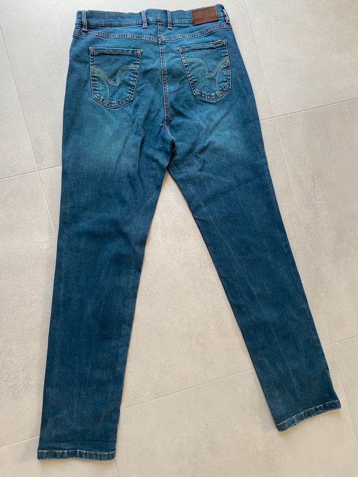 Toni Jeans perfectshape  ca. Gr. 40 in Hofheim am Taunus