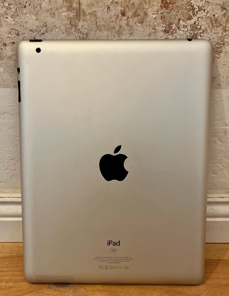 Apple iPad 2, 16GB, Weiß / Silber, Wi-Fi, 2011 in Berlin