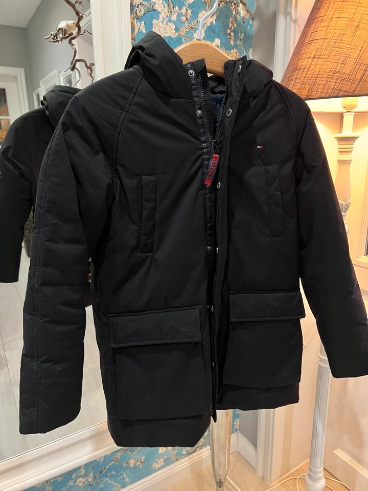 ❤️TOMMY HILFIGER❤️ Winterjacke schwarz Gr. 152 in Wittorf