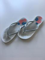 Flipflops, Gr. 40, weiß mit Blumen, gebraucht, guter Zustand! Nordrhein-Westfalen - Pulheim Vorschau