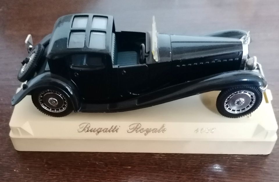 Modellauto Solido Bugatti Royale 1:43 mit Platte Vitrinenmodell in Karlsruhe