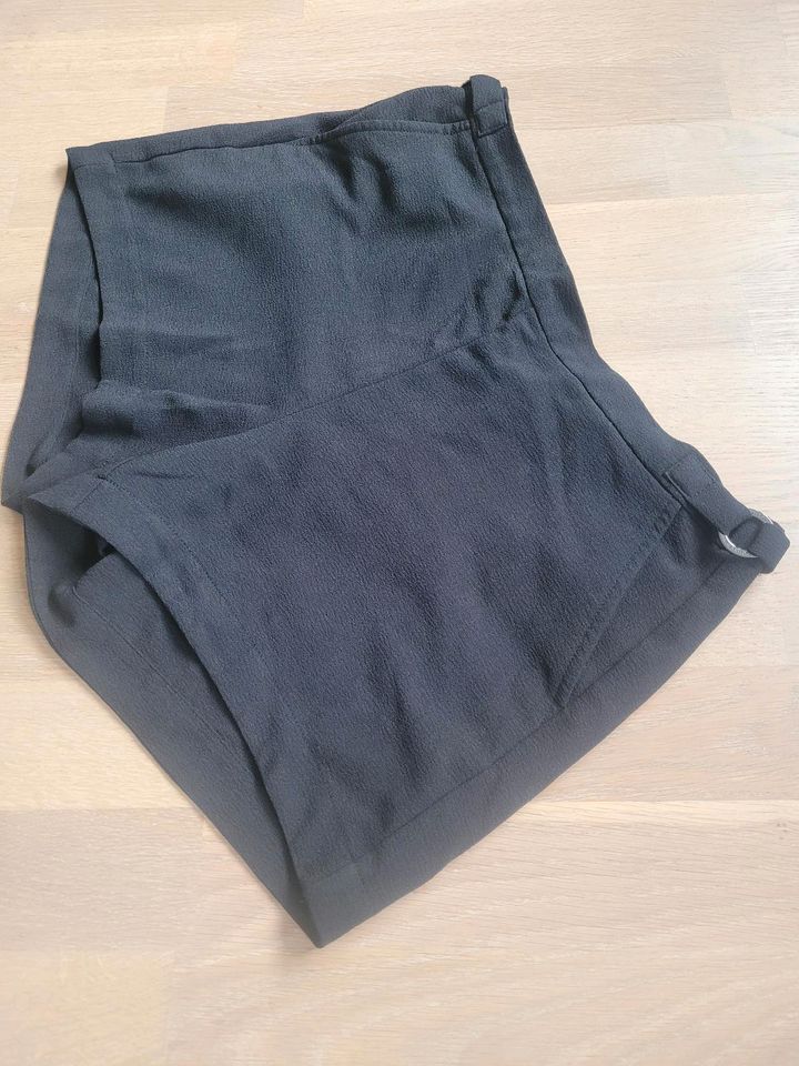 Calvin Klein Shorts  S schwarz in Halstenbek