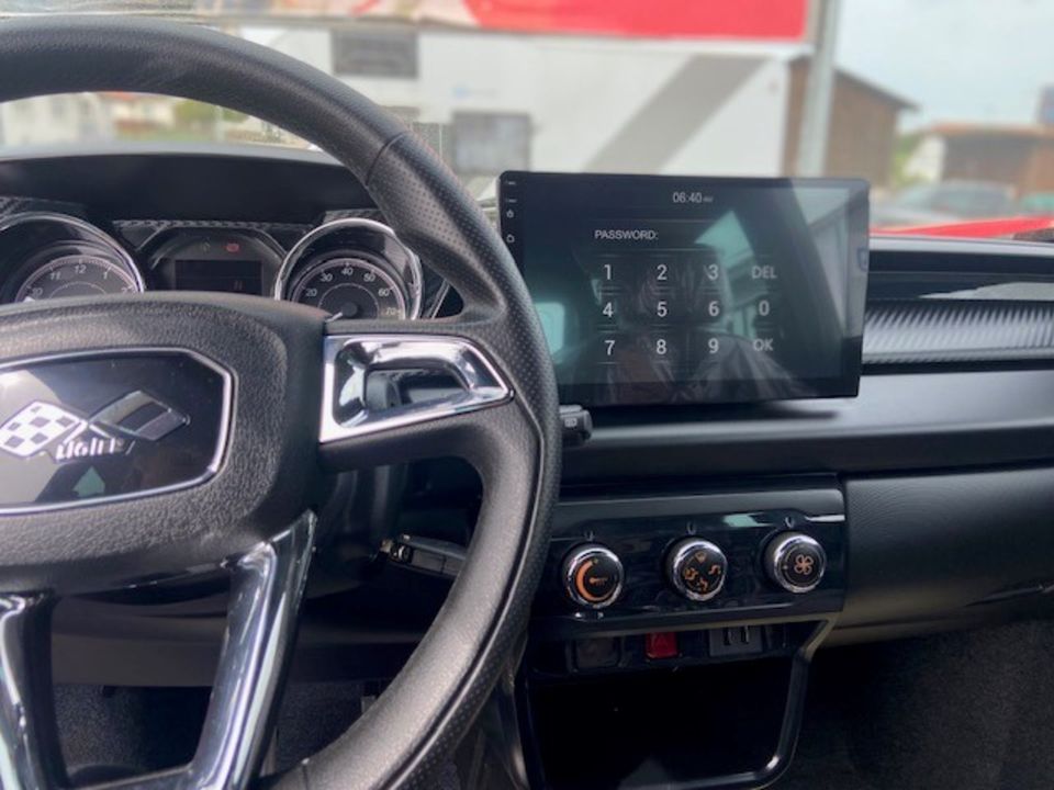 Ligier JS 60 Chic Apple CarPlay in Schwenningen