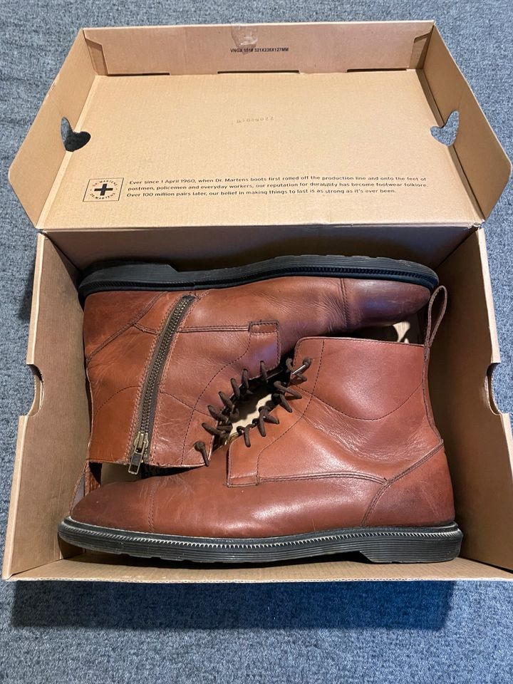 Dr. Martens Winchester Oak Temperley Schnürrstiefel, Gr. 42 in Berlin