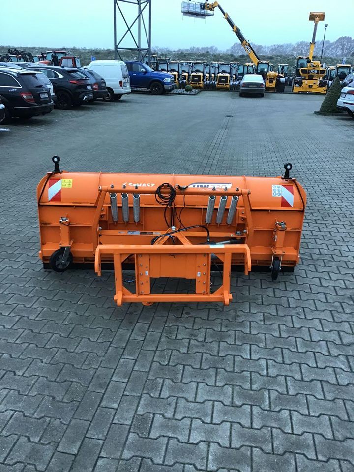 Saphir Schneeschild Uni 220 Radlader Hoflader in Bakum