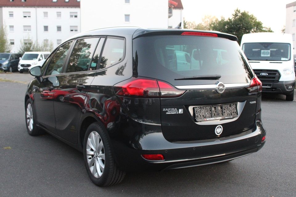 Opel Zafira C Tourer Active,Navi,Xenon,8fach bereift, in Windischeschenbach