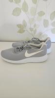 Nike Damen Sportschuhe 41 Hessen - Solms Vorschau