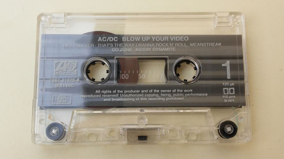 AC/DC BLOW UP YOUR VIDEO Musik Kassette Cassette MC in Hamburg