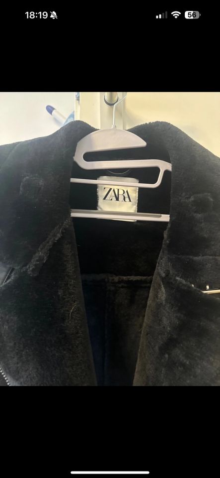 Zara Double Face Weste in München