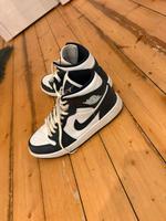 Nike Jordan 1 größe 41 Nordrhein-Westfalen - Hallenberg Vorschau