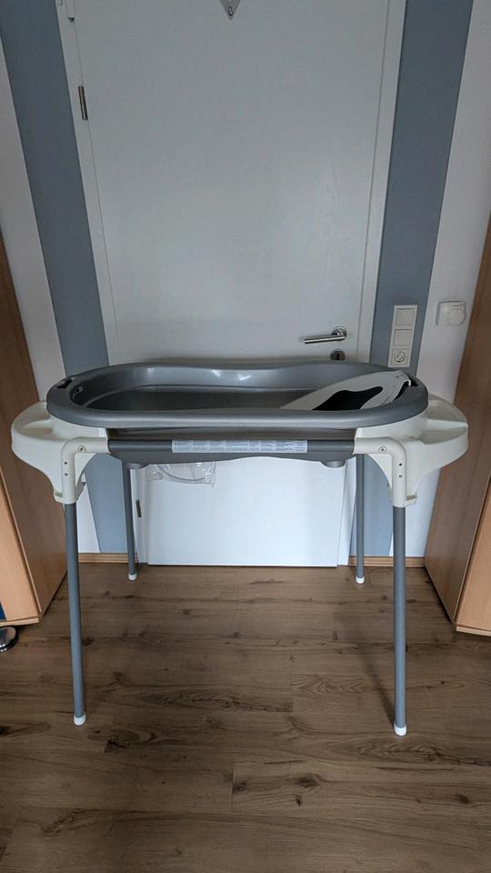 Babybadewanne Rotho XTra mit Gestell und Zubehör in Wetter (Hessen)