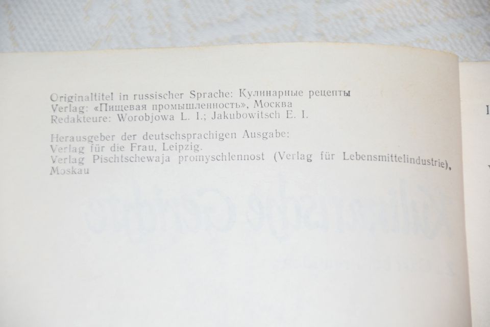 Kulinarische Gerichte altes russisches Kochbuch in Deutsch in Hilgermissen