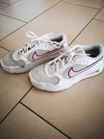 Nike Turnschuhe Gr. 37,5 Bayern - Pfaffenhofen a.d. Ilm Vorschau