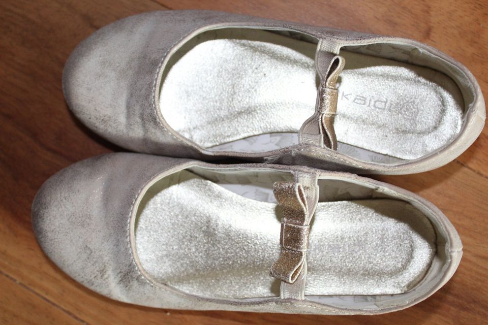 Mädchen Schuhe Ballerinas Okaidi 29 in Hamburg