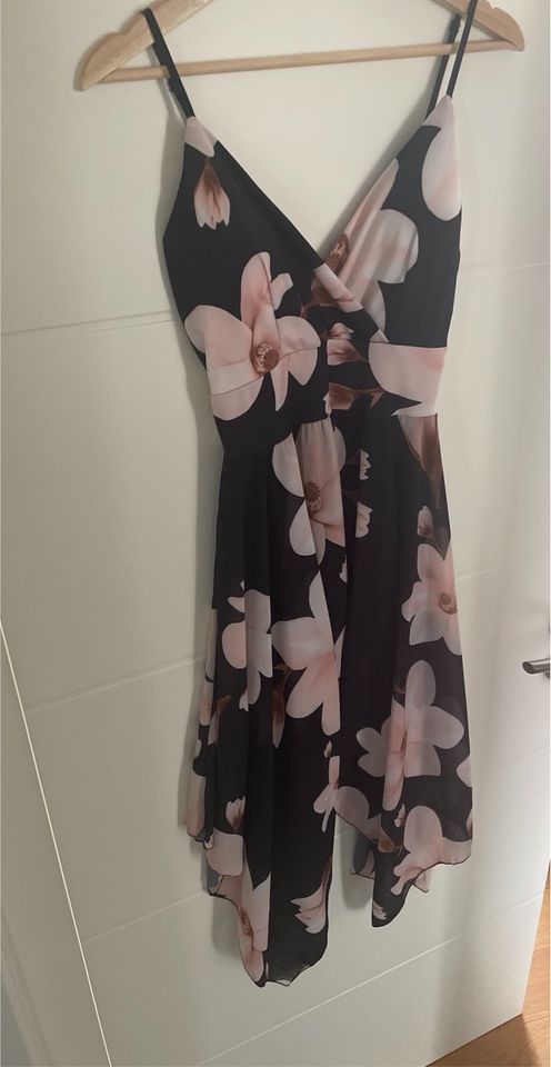 Wunderschönes Kleid, Größe S, made in italy in Hurlach