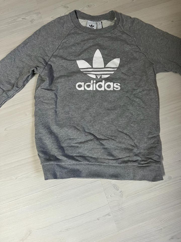 Adidas Vintage Sweatshirt in Wolfhagen 