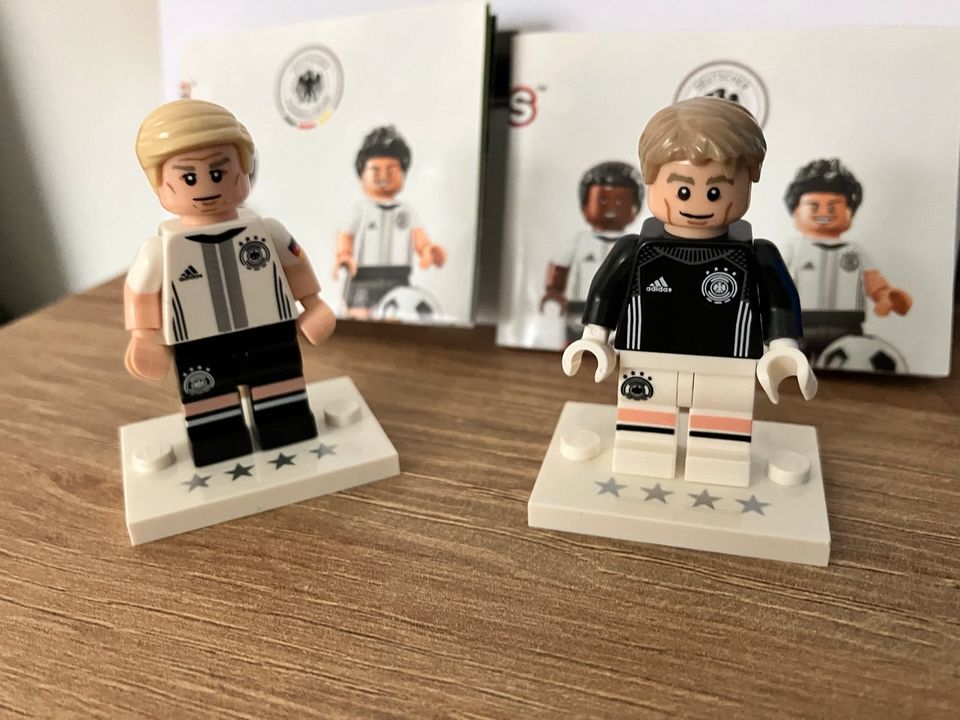 Lego Mini Figures Deutschland Mannschaft 2016 SchweinsteigerNeuer in Reinbek