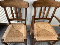 2 alte Stühle mit Bast Sitzfläche Schleswig-Holstein - Henstedt-Ulzburg Vorschau