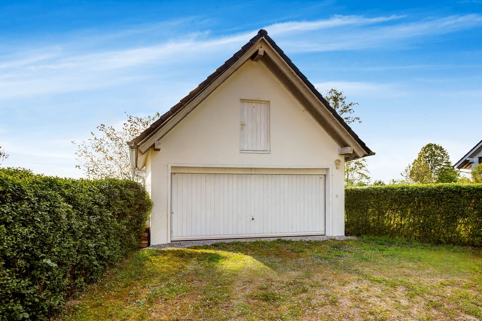 Baierbach: Einzigartiges Einfamilienhaus mit 2.500 m² Grund - frei in Baierbach