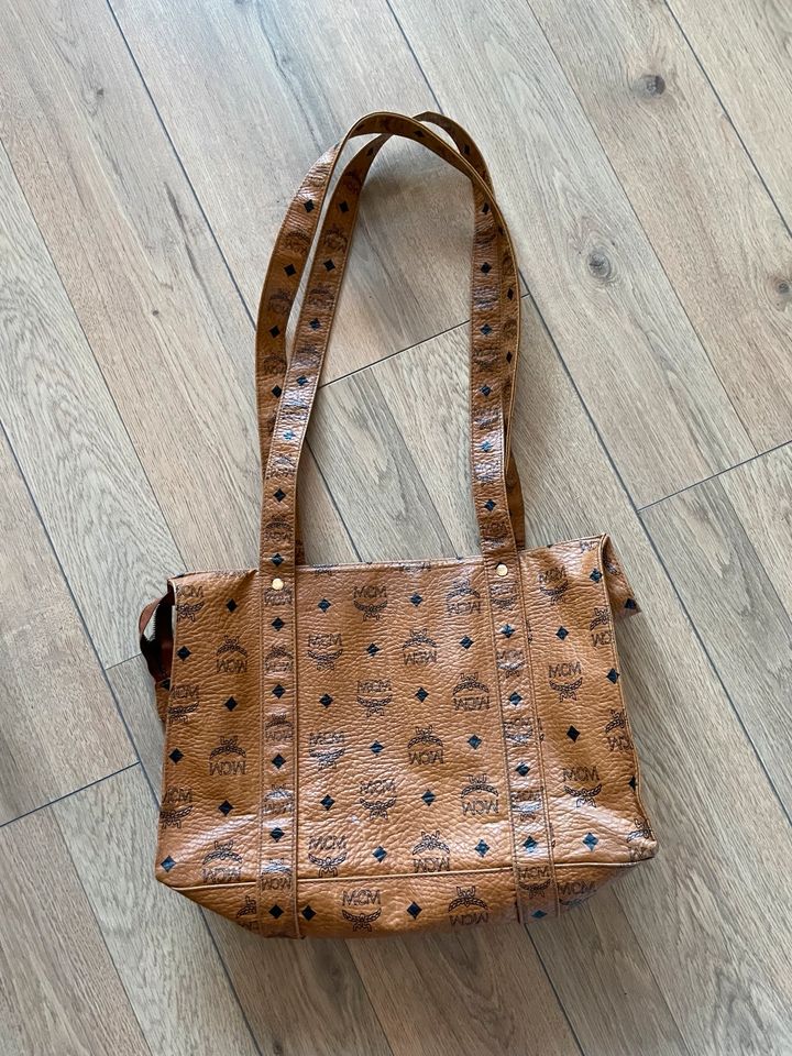 MCM Vintage Shopper klein in Berlin