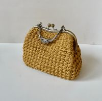 Kleine Vintage Style Handtasche gehäkelt Maisgelb/gold Handarbeit Bayern - Albaching Vorschau