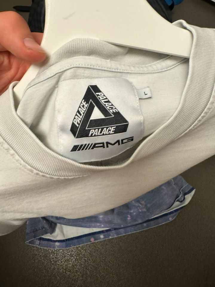 Palace AMG 2.0 T-Shirt in Waiblingen