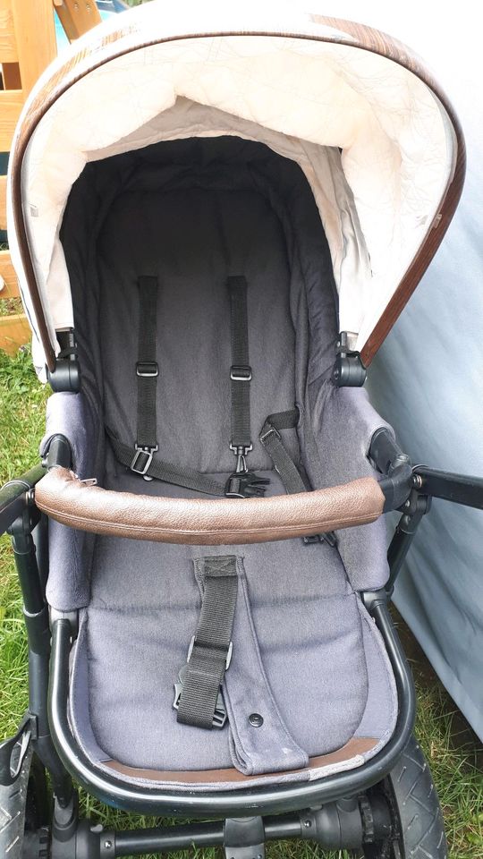 Kinderwagen Moon in Waldbüttelbrunn