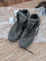 Meindl Wanderstiefel Gr. 46 Leder Gore-Tex Wanderschuhe Leipzig - Sellerhausen-Stünz Vorschau