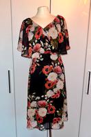 Midikleid floralen Muster schwarz Blumen Gr 38 Hessen - Kalbach Vorschau