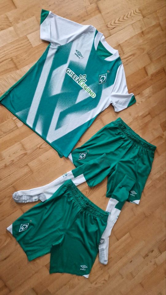 Werder Bremen Trikot M Socken Stutzen Umbro Original Greenlegend in Verden