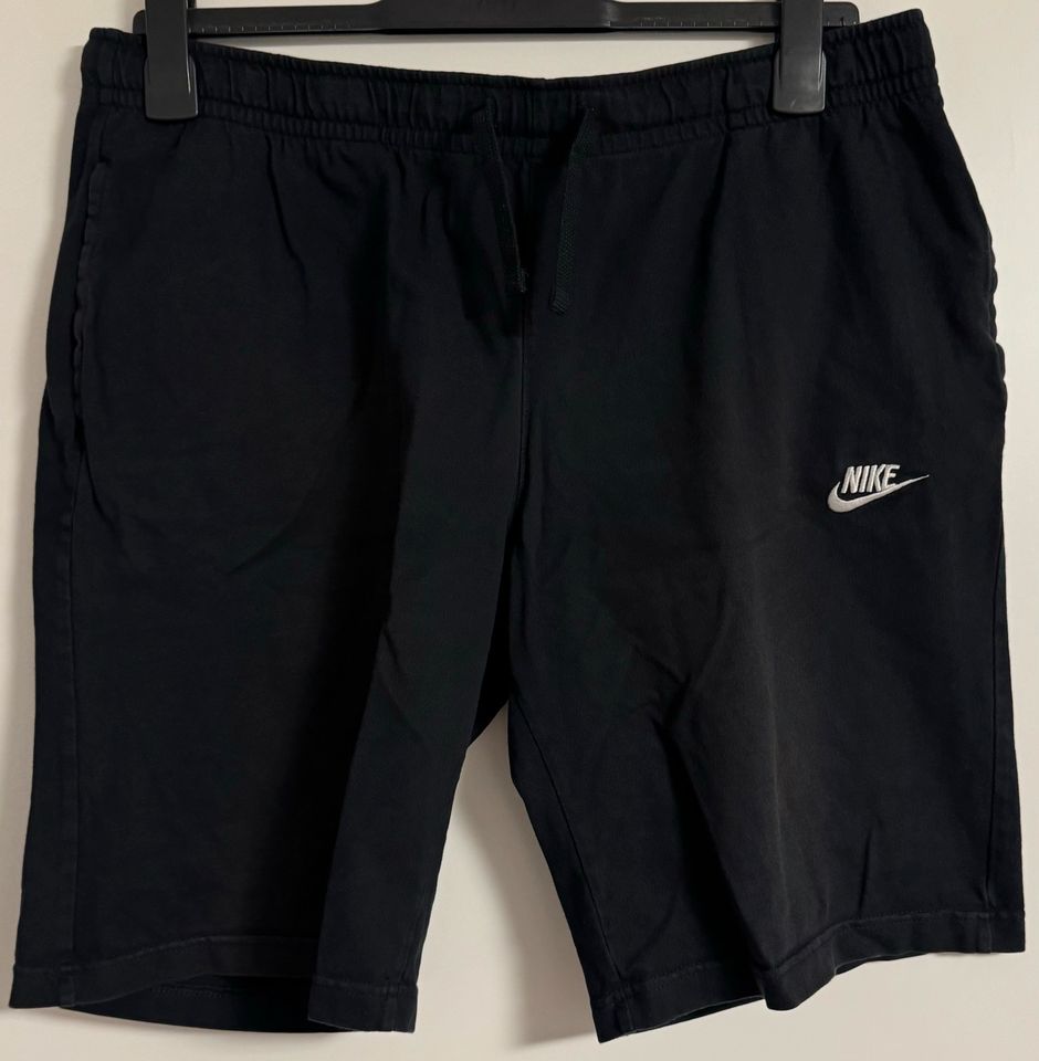 Nike Jogginghose xl schwarz in Göppingen