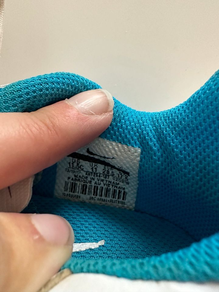 Nike Fußballschuhe weiß weiches Leder Gr. 28,5 in Haßfurt