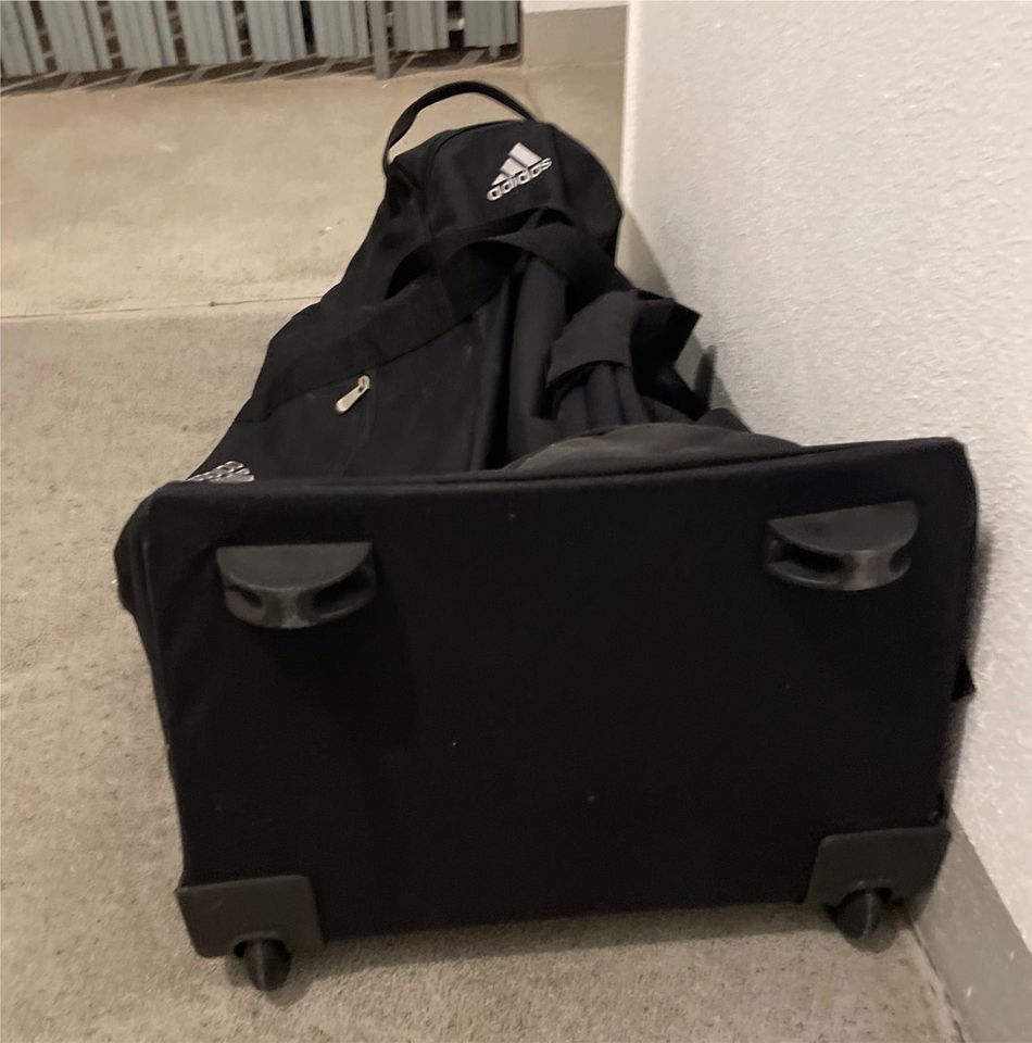 Adidas Sporttasche Reisetasche Eishockey Trolley Boxing in Regensburg