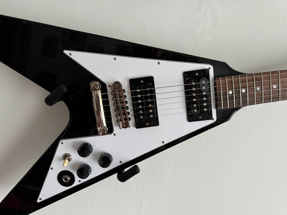 Epiphone Kirk Hammett Flying V Ebony 2023 Metallica Gibson PU's in Wesel