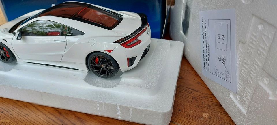 1:18 Honda NSX NC1 White Autoart in Berlin