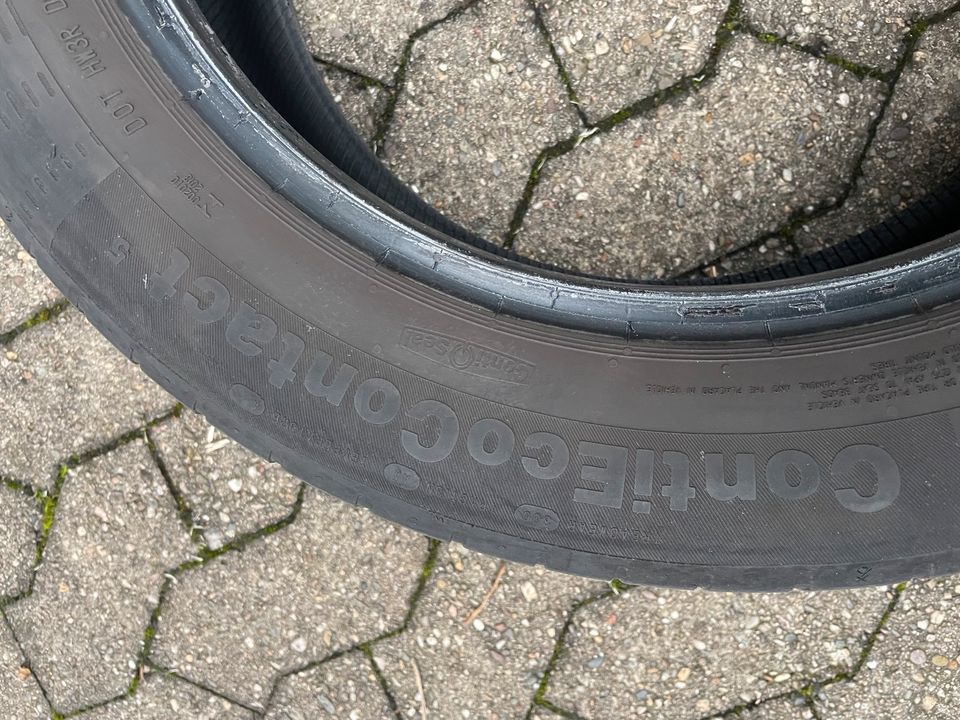 VW Passat 215 55 R17 Reifen Sommerreifen Pirelli Continental Seal in Ratingen