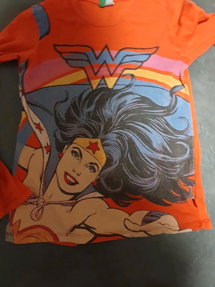 Wonder woman Langarm-Shirt ca 128 134 je in Stuttgart