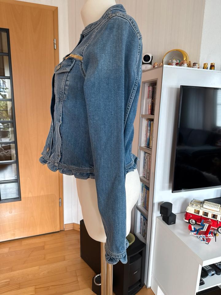 Jeansjacke kurz mit Rüschen s‘ Oliver Black Label blau Gr. 44 in Denkte