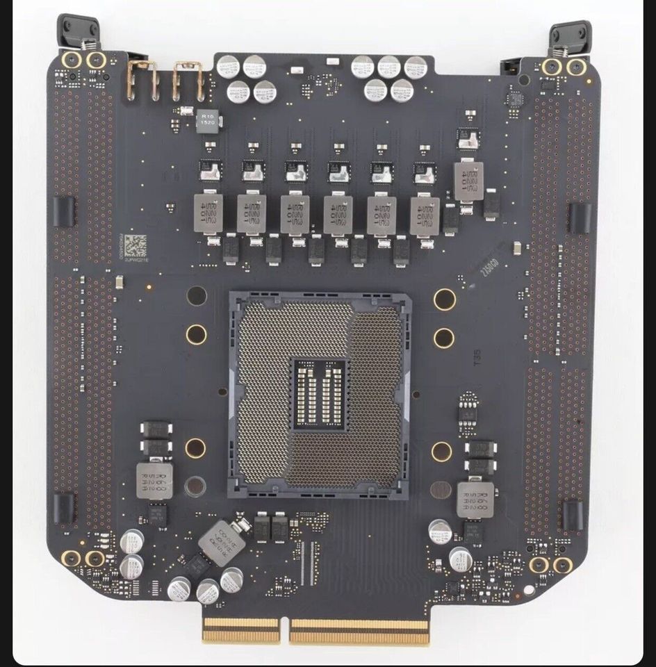 CPU Riser Board Apple MacPro 6,1 Mac Pro Late 2013, A1481 in Mönchengladbach