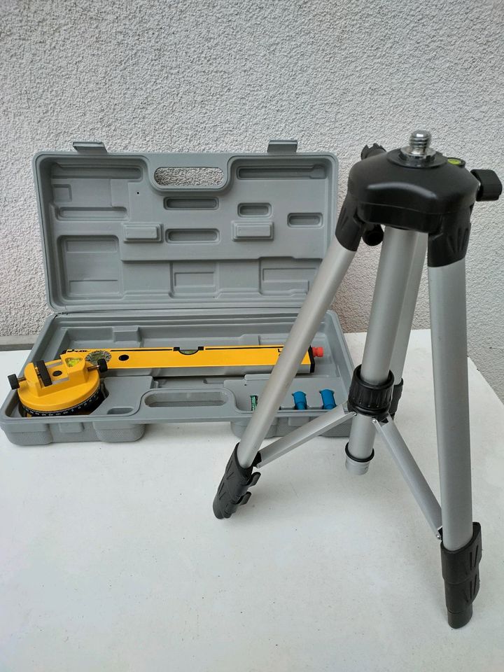 Laser Tool Kit Laser - Wasserwaage Stativ Neuwertig in Hardegsen
