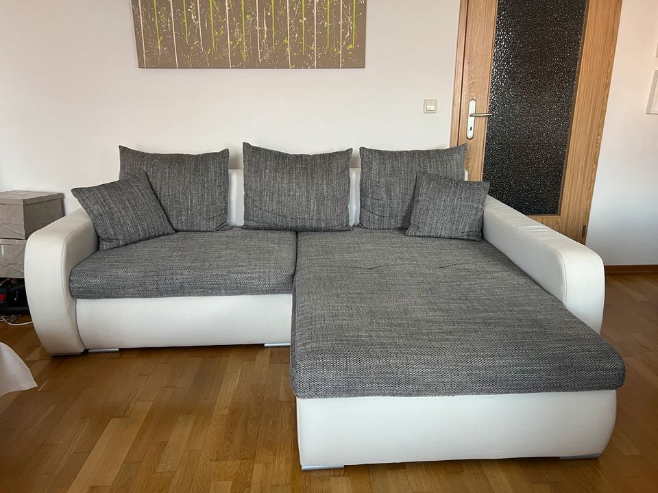 Sofa Grau Beige mit XXL Ottomane in Zwickau