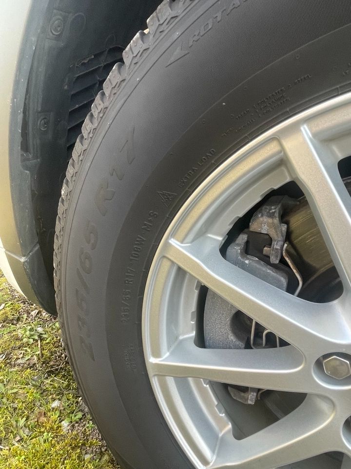 Original Jaguar E-Pace 17 Zoll Alufelgen mit Pirelli Scorpion in Holzkirchen Unterfranken