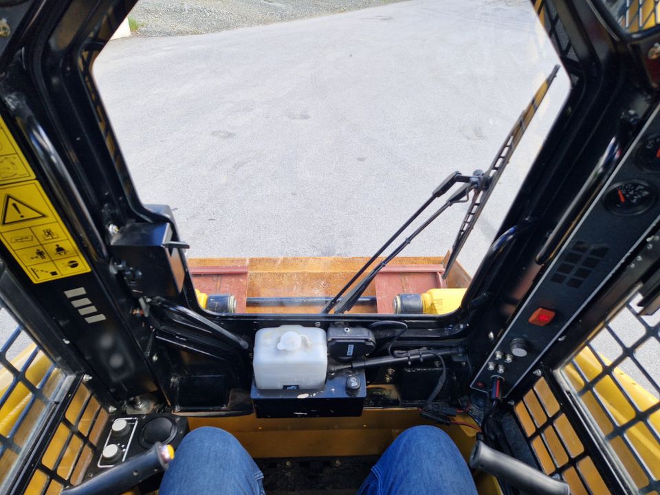 Gehl RT105 Kompaktlader Kettenlader Bobcat Raupenfahrwerk Heizung in Tiefenbach Oberpf