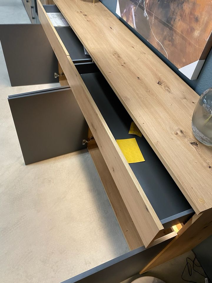 !NEU! Sideboard/Kommode Artisan Eiche inkl. Beleuchtung (9070) in Sigmaringen