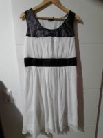 Kleid in weißem Chiffon und schwarzem Satin Köln - Esch Vorschau